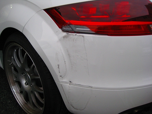 アウディTT リヤバンパー交換 – 東京 立川 板金塗装・車の傷・へこみ