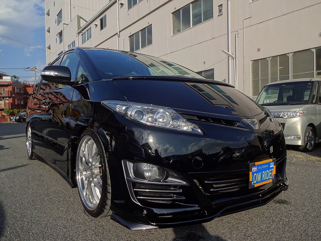 トヨタ・エスティマ エアロパーツ塗装取り付けです。東京都昭島
