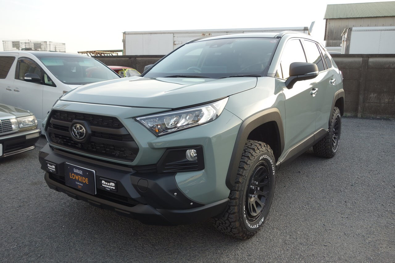 トヨタ RAV4 フロントスキッドプレートつや消しブラック塗装