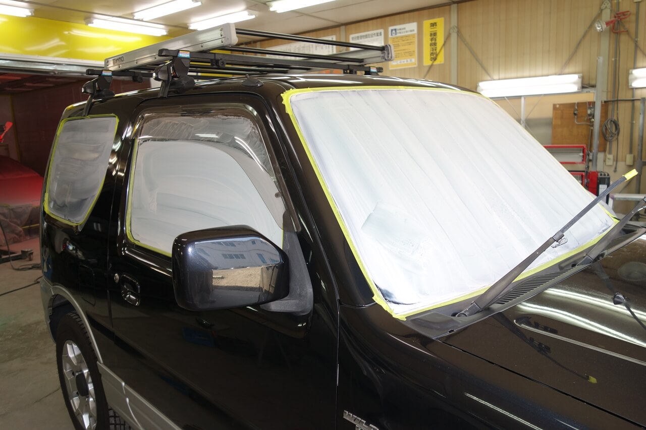 スズキ ジムニー ガラス全面gpコート 埼玉県よりご来店のお客様です 東京 立川 板金塗装 車の傷 へこみ修理 ガレージローライド