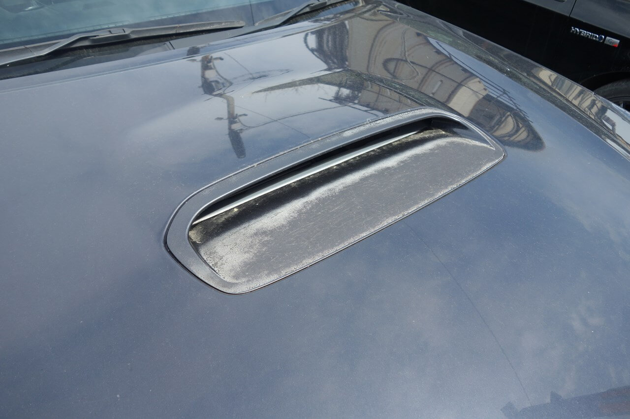 スバル レガシィ フードダクト塗装劣化・はがれ修理、左右リヤフェンダ