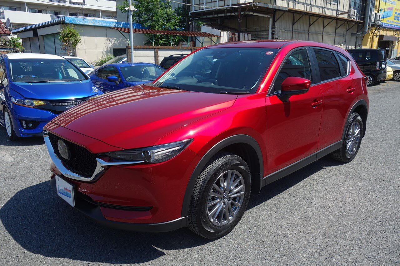 マツダ CX-5（ソウルレッドプレミアムメタリック 46V） 左フロント