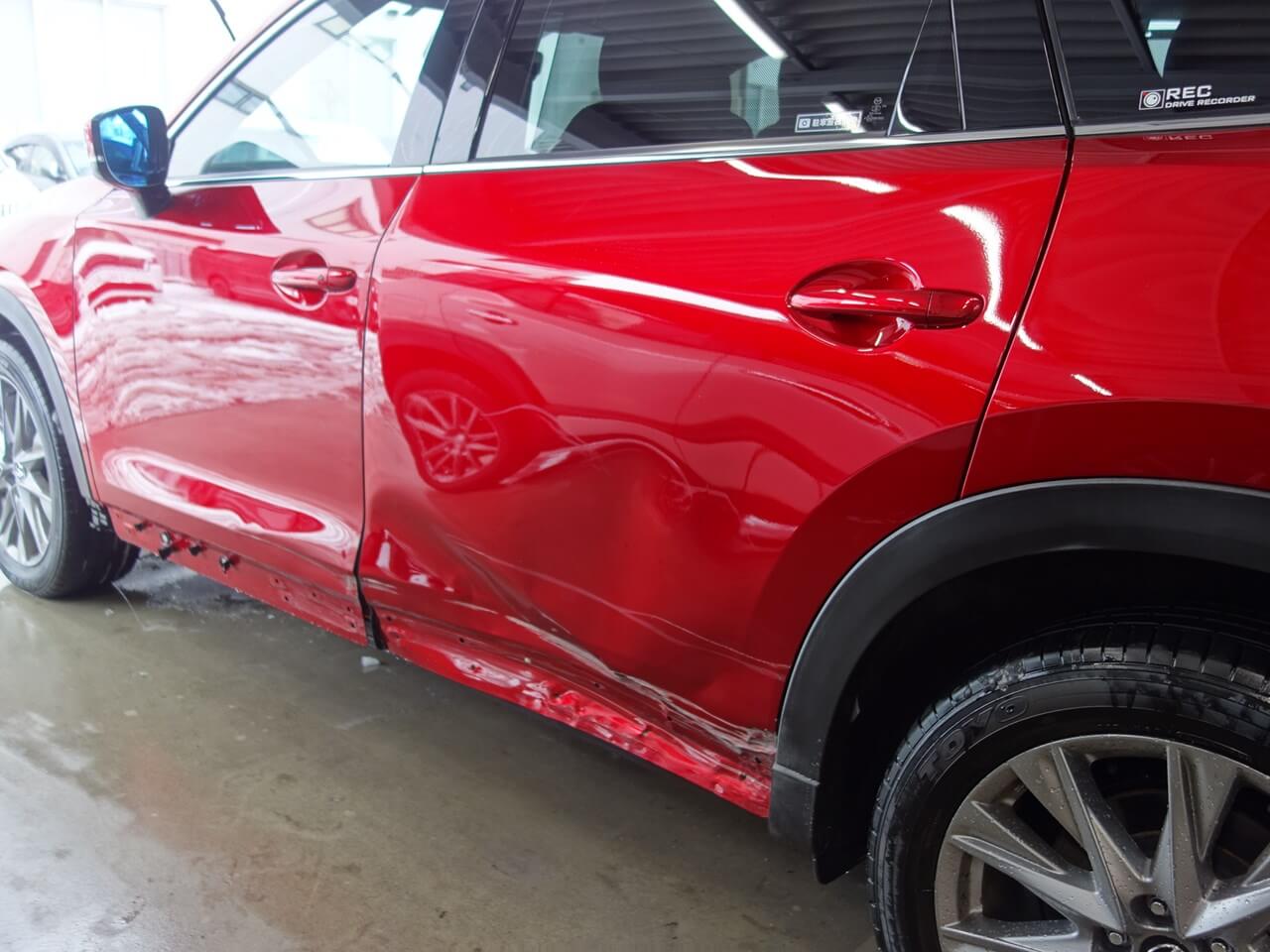 マツダ CX-8（ソウルレッドクリスタルメタリック：46V) 左側面事故