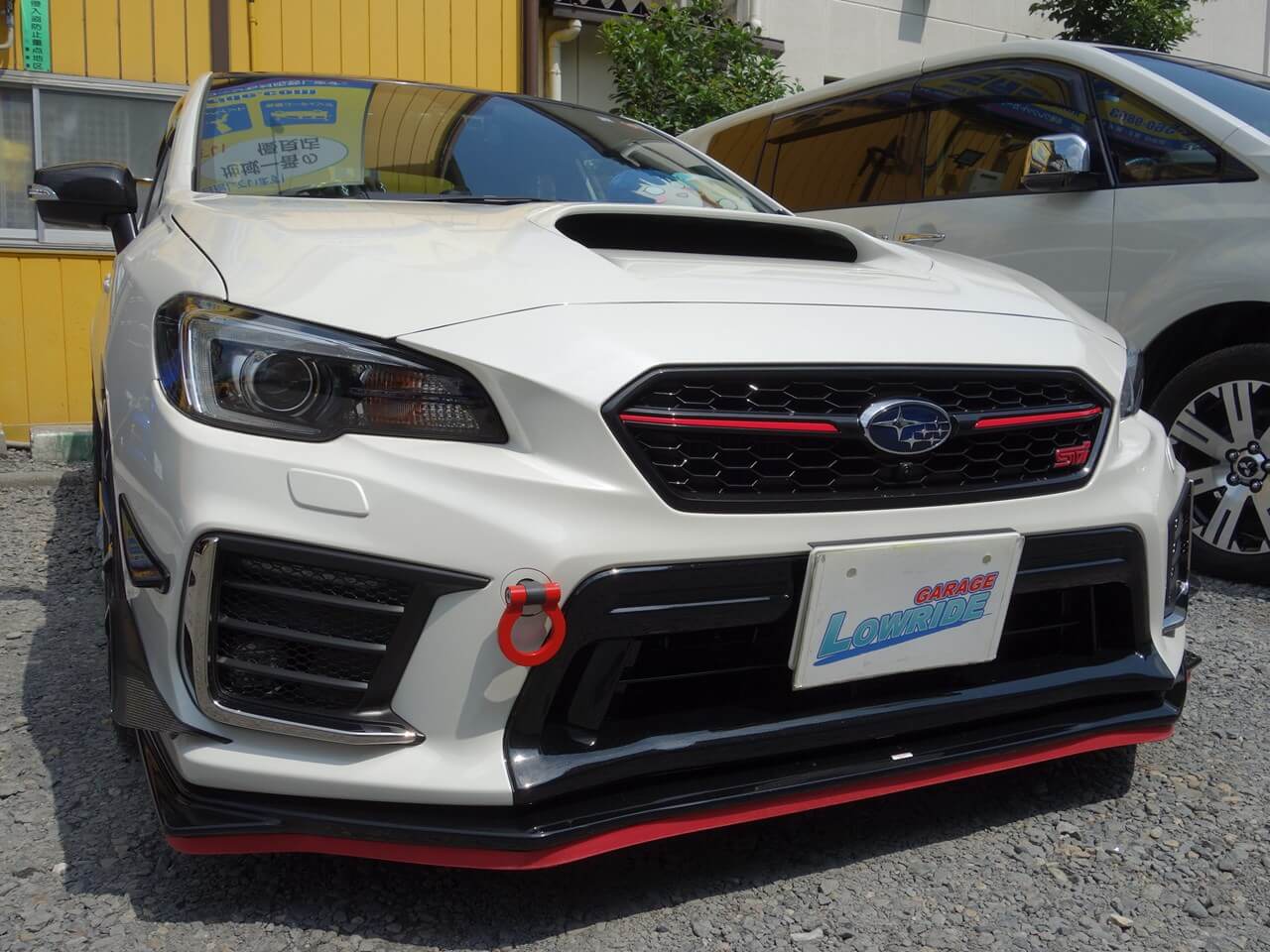 スバル Wrx S4 サーキッド用車両 社外フロントスポイラーピンクライン塗装 クリア塗装 取り付け 神奈川県よりご来店のリピーター様です 東京 立川 板金塗装 車の傷 へこみ修理 ガレージローライド