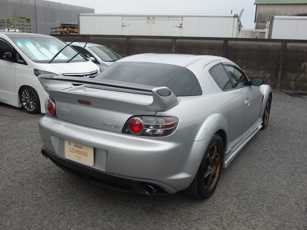 マツダ RX-8 中古トランク取りかえ・エンブレム部穴埋め＆スムージング
