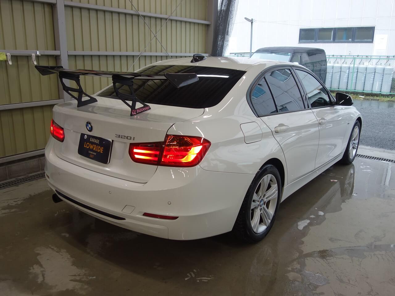BMW 320i 持ち込み品社外GTウイング取り付け 東京都狛江市よりご来店の 