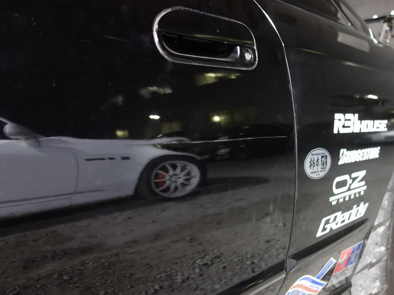 日産 スカイライン Gts T 左ドア事故 キズ へこみ板金 塗装 修理 東京都立川市内よりご来店のお客様です 東京 立川 板金塗装 車の傷 へこみ修理 ガレージローライド