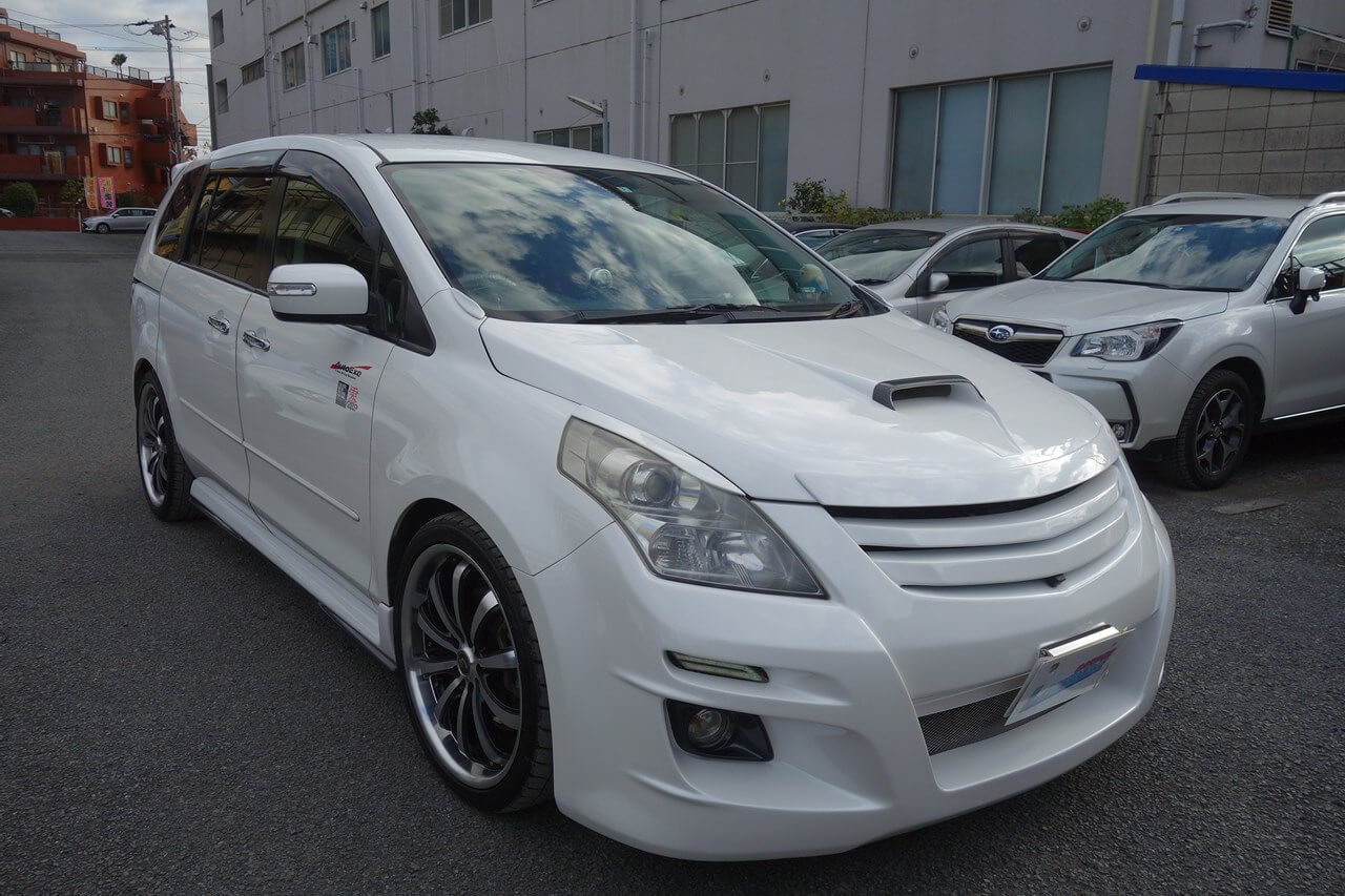 マツダ MPV エアロパーツ修理・塗装・取り付け 東京都八王子市よりご