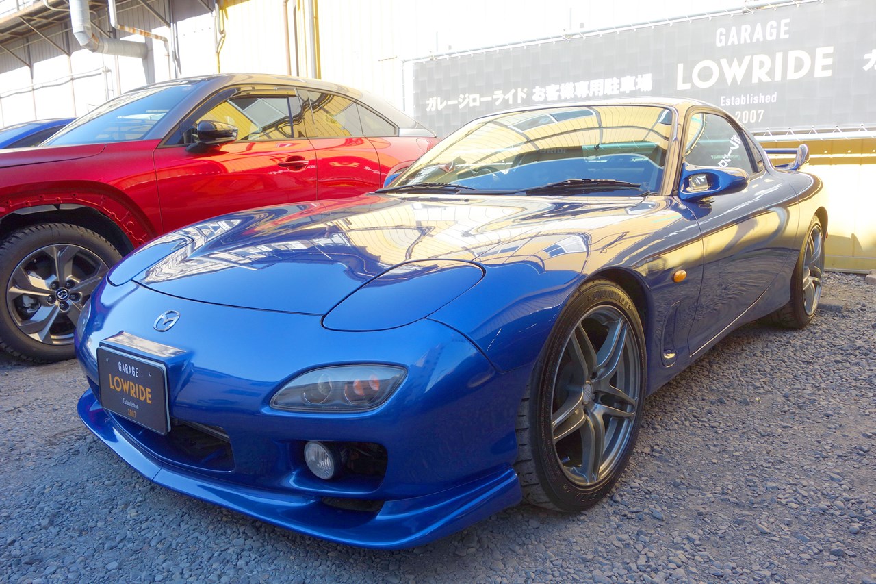 マツダ RX-7 フェンダ4面爪折り加工、左リヤ部事故 キズ＆へこみ