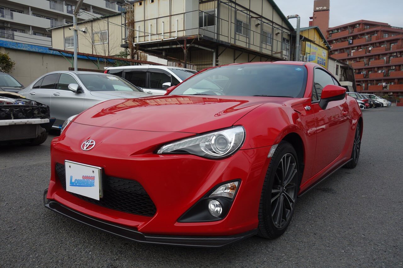 トヨタ 86 kansai（カンサイ）製エアロパーツクリア塗装・取り付け